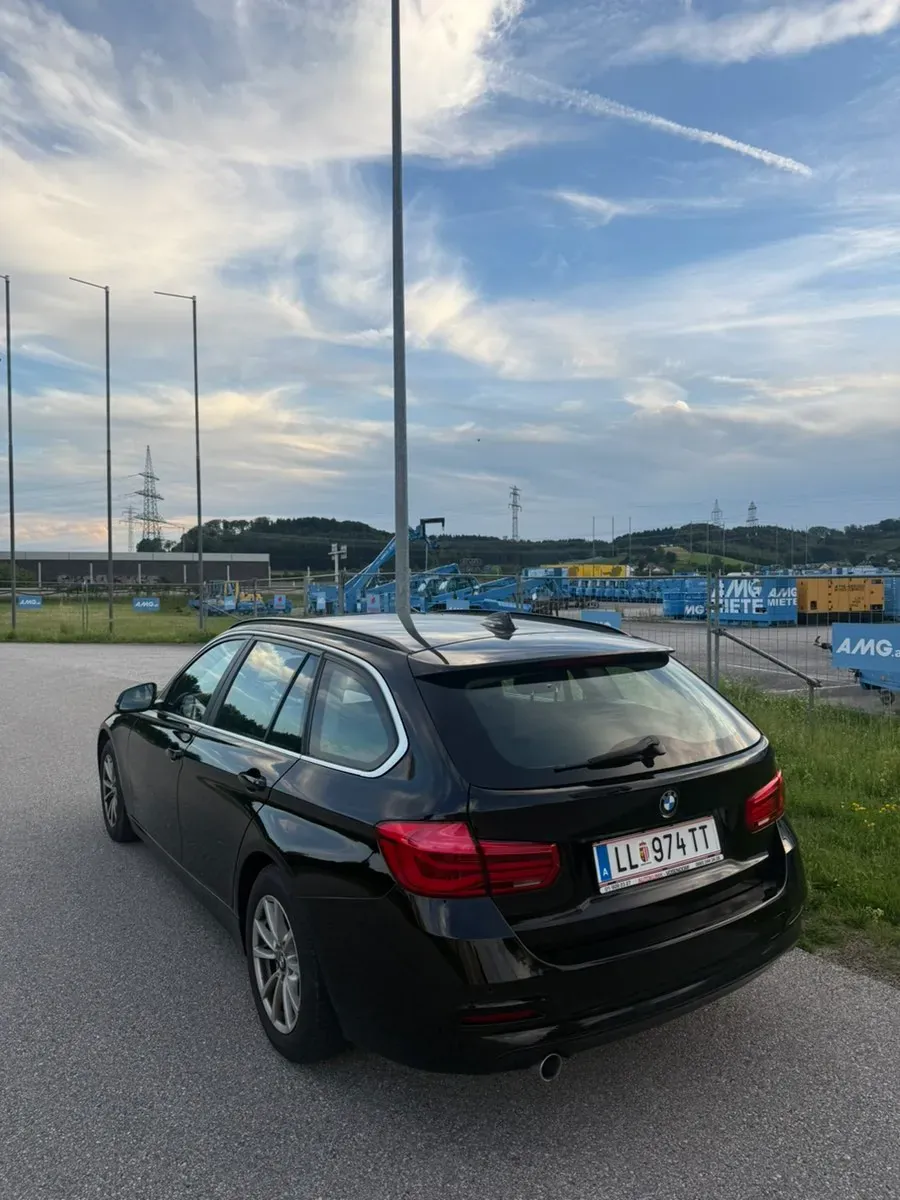 BMW 3 Series 2019 photo 3