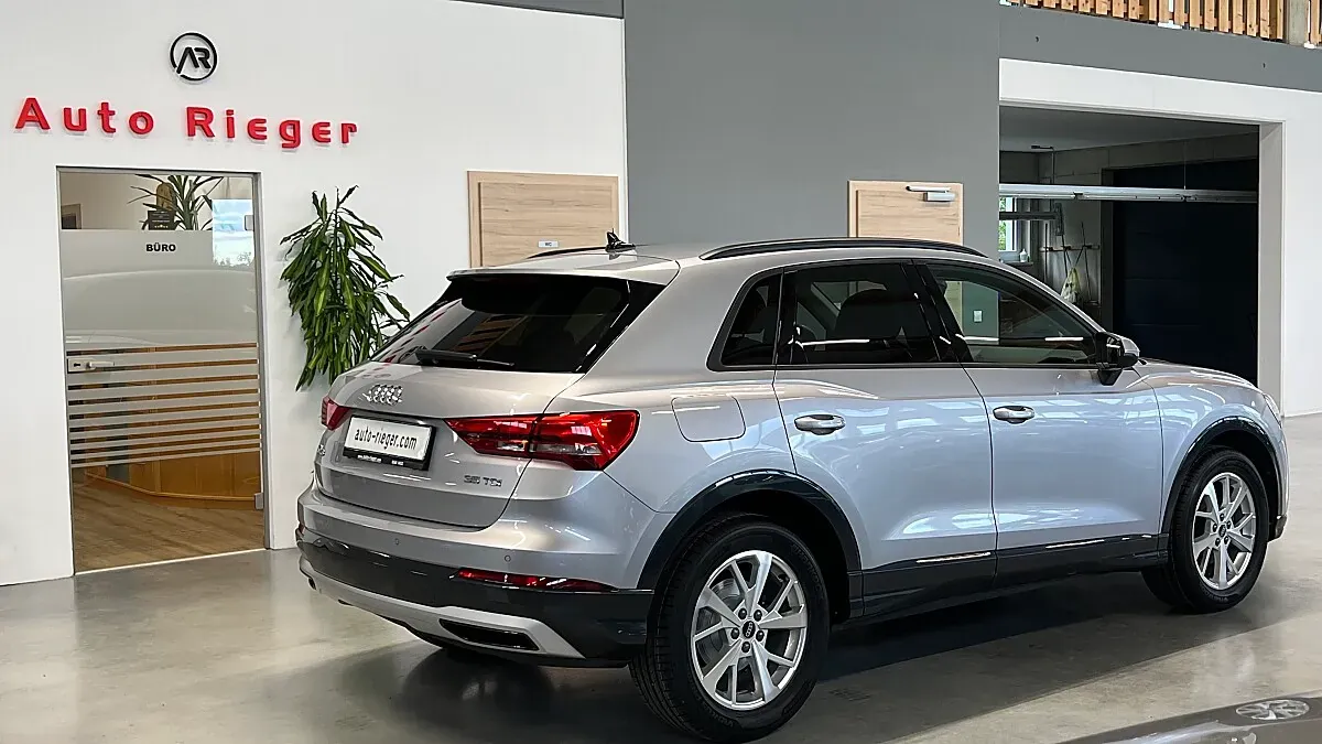 Audi Q3 2023 photo 3