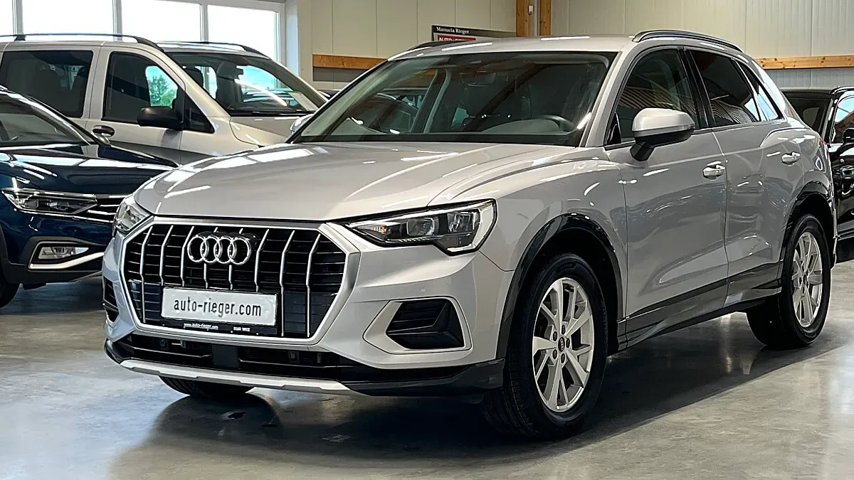 Audi Q3 2023 photo 2