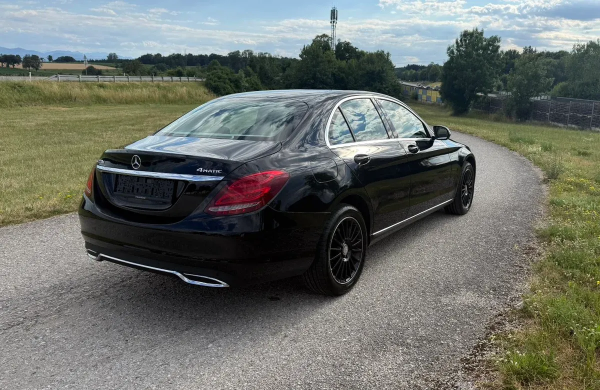 Mercedes-Benz C-Class 2016 photo 3