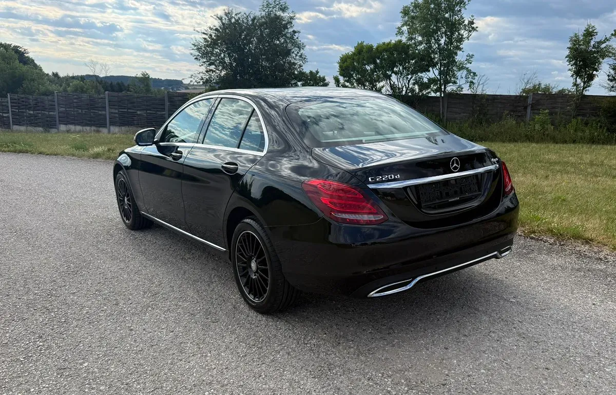 Mercedes-Benz C-Class 2016 photo 2