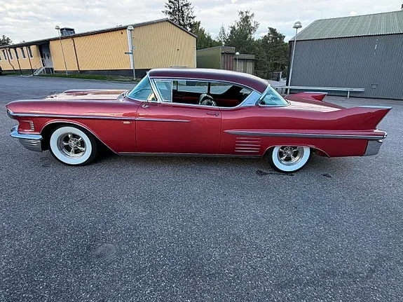 Cadillac Deville 1958 photo 3