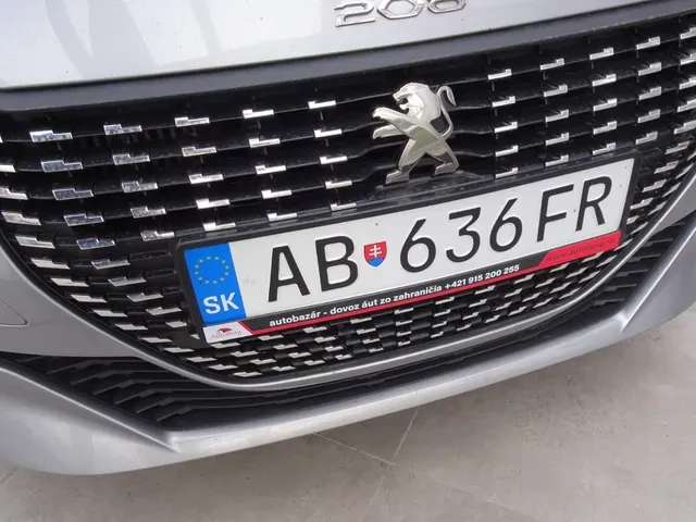 Peugeot 208 2021 photo 3