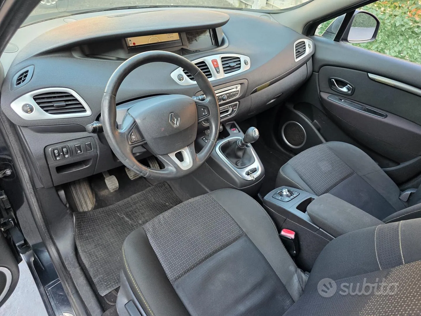 Renault Scenic 2010 photo 4