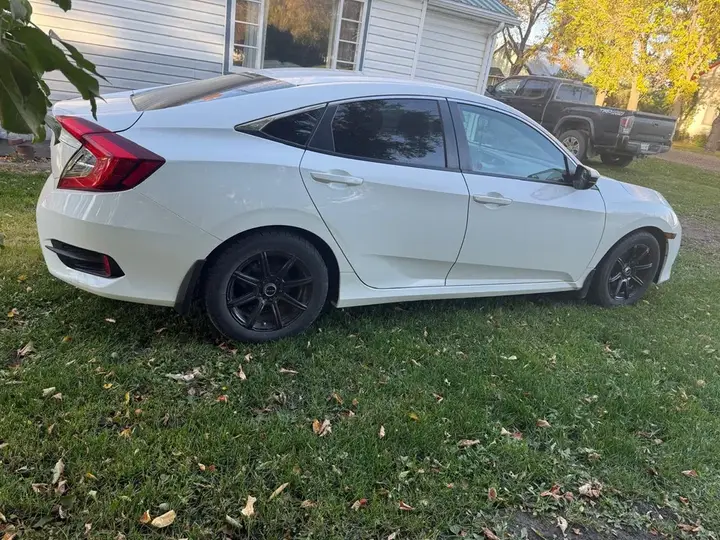 Honda Civic 2016 photo 3