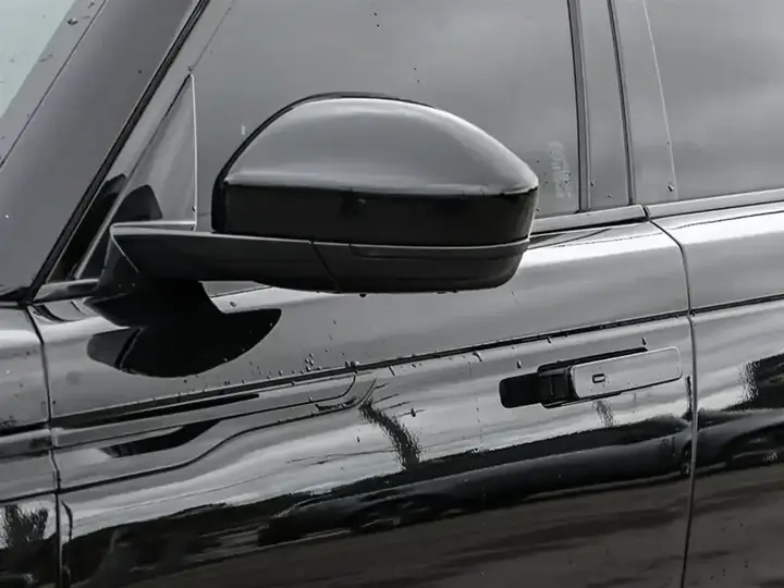 Land Rover Range Rover Velar 2023 photo 3