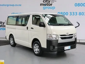 Toyota Hiace 2022 photo 2