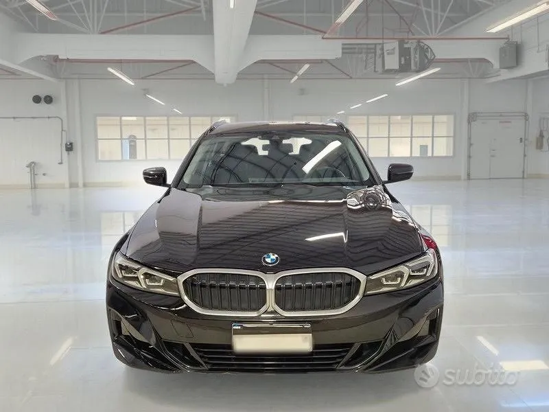 BMW 3 Series 2023 photo 2