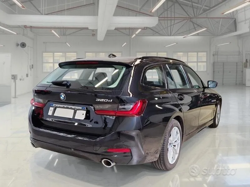 BMW 3 Series 2023 photo 4