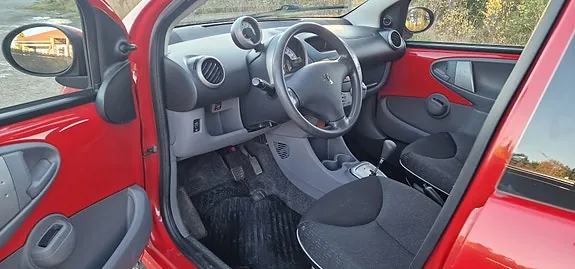 Peugeot 107 2010 photo 4