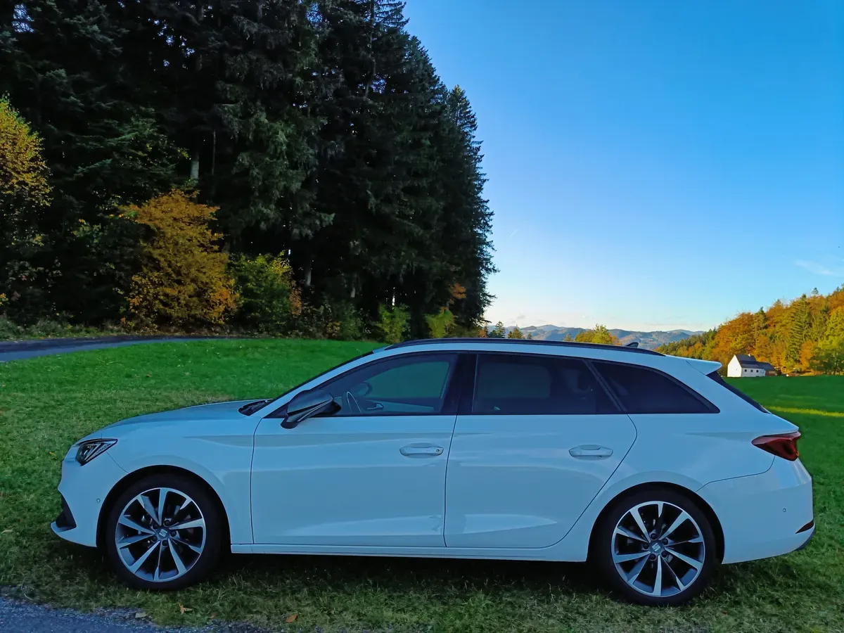 Seat Leon 2021 photo 2