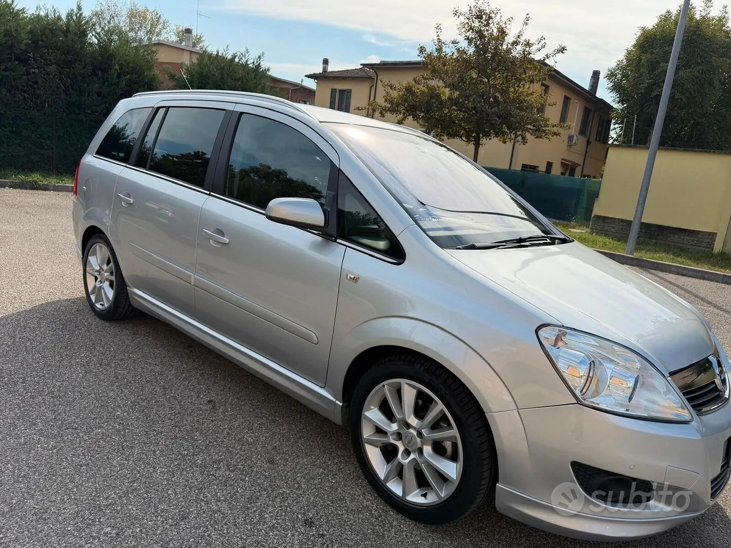 Opel Zafira 2009 photo 2
