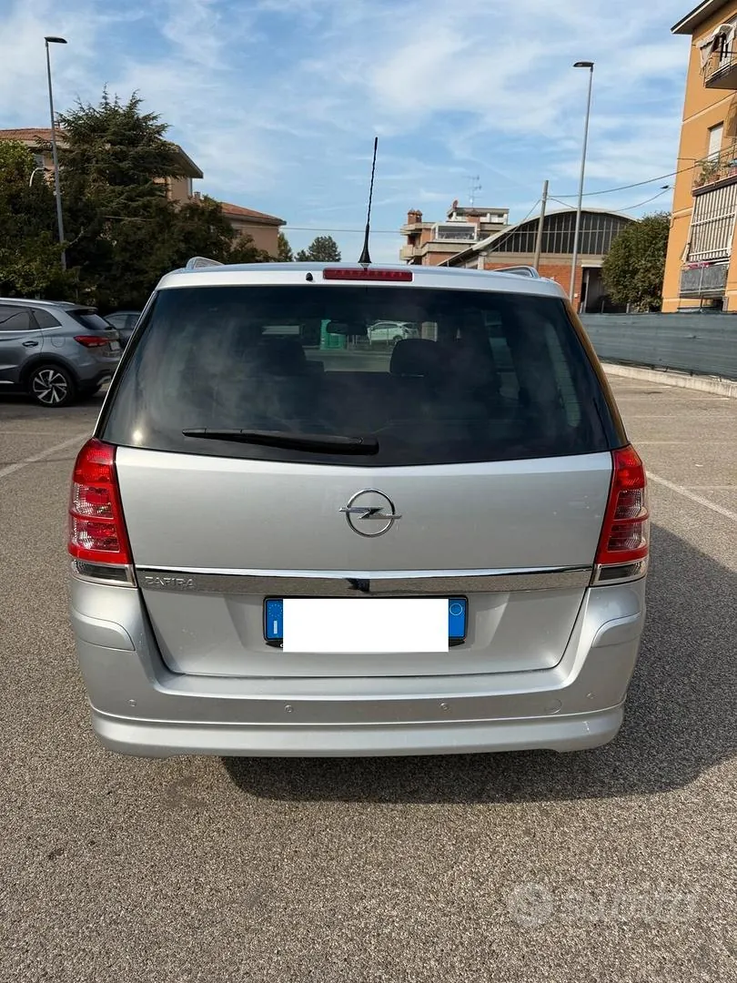 Opel Zafira 2009 photo 3
