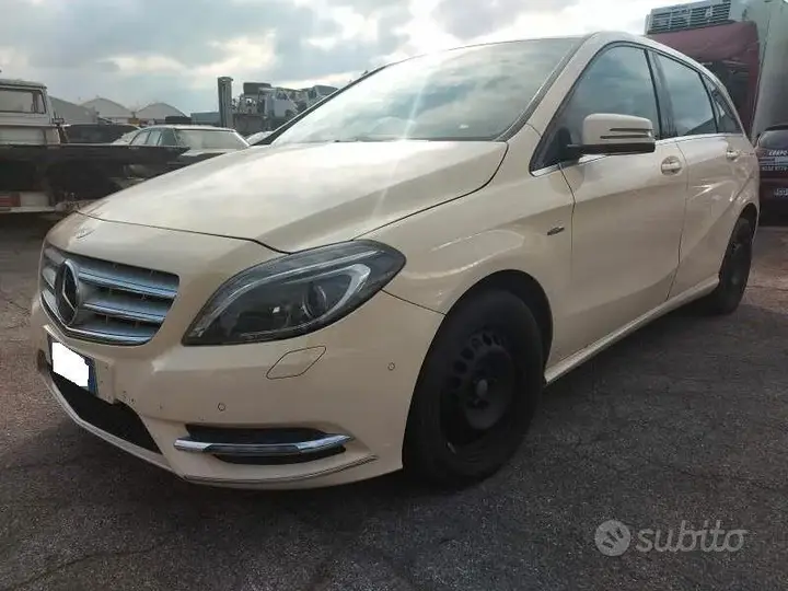 Mercedes-Benz B 2012 photo 3