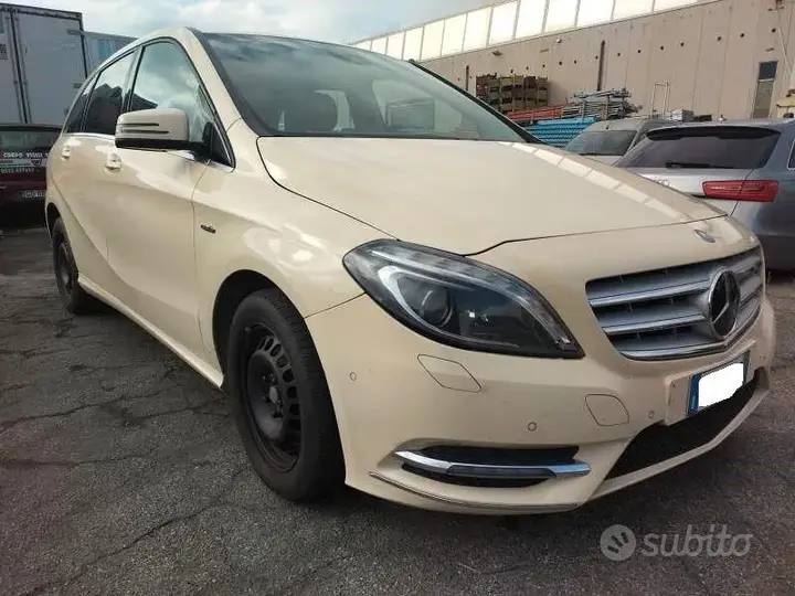 Mercedes-Benz B