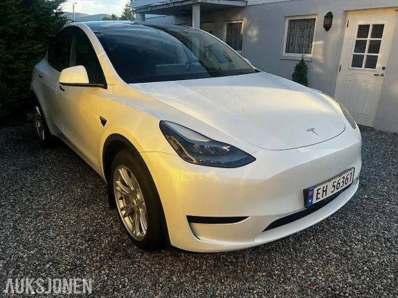 Tesla Model Y 2024 photo 3