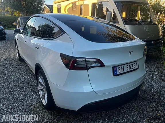 Tesla Model Y 2024 photo 4