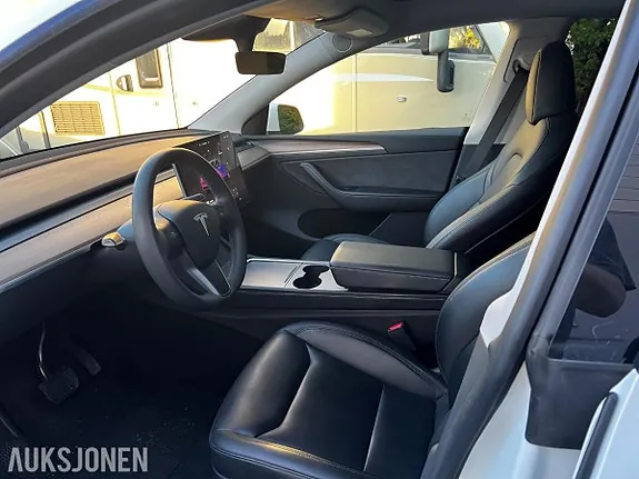 Tesla Model Y 2024 photo 5
