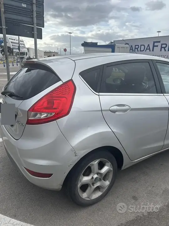 Ford Fiesta 2010 photo 4