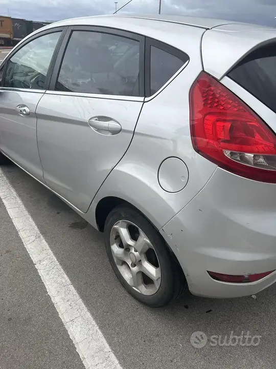 Ford Fiesta 2010 photo 5