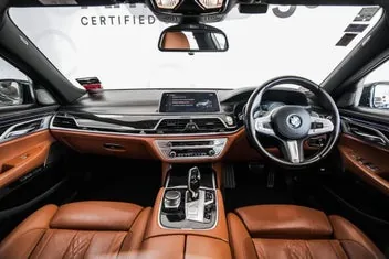 BMW 740E 2018 photo 3