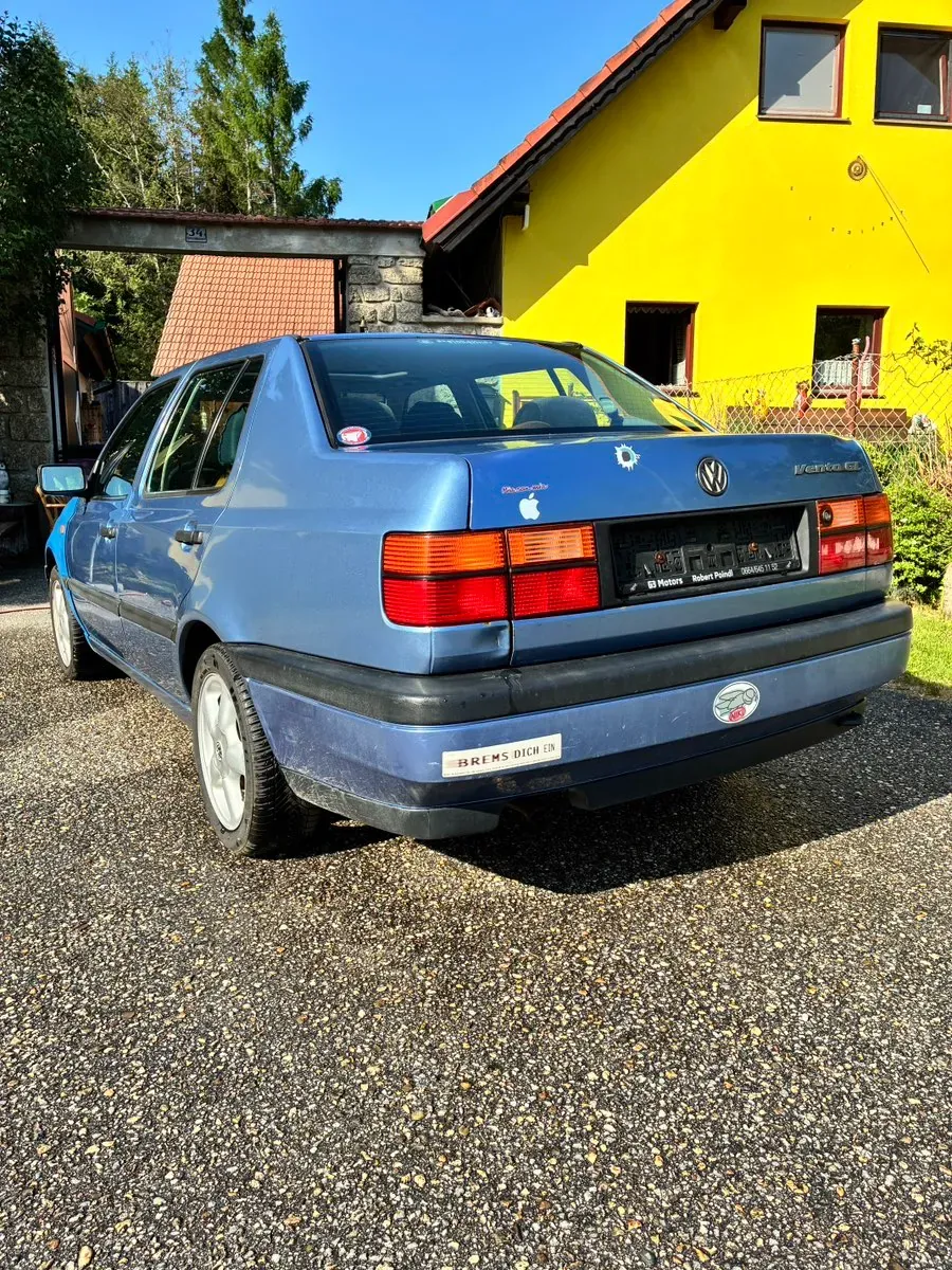 Volkswagen Vento 1992 photo 2