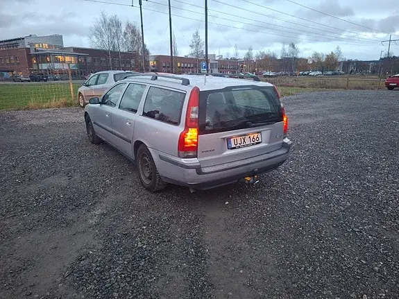 Volvo V70 2004 photo 2