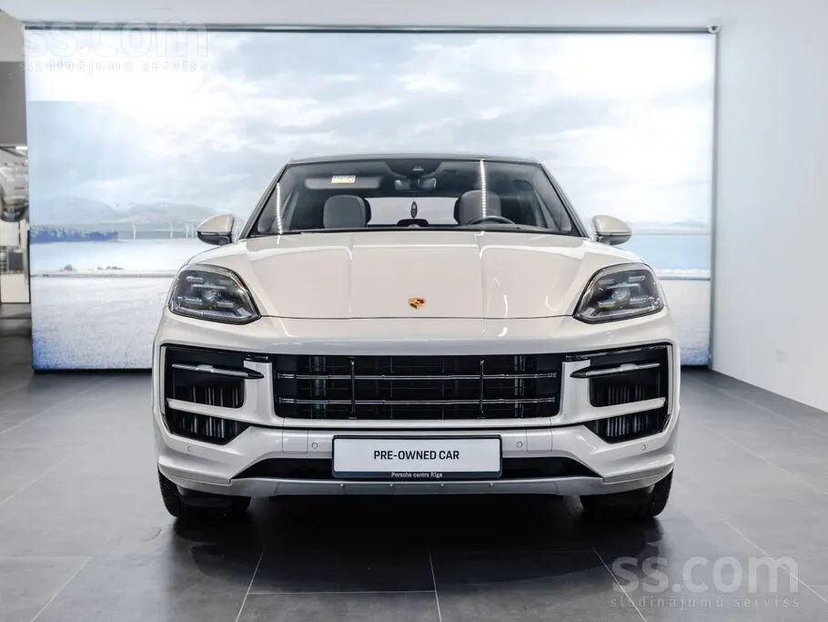 Porsche Cayenne 2023 photo 2