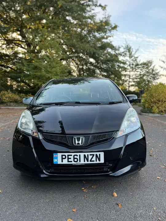 Honda Jazz 2011 photo 2
