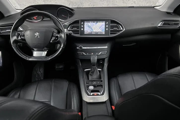 Peugeot 308 2018 photo 2