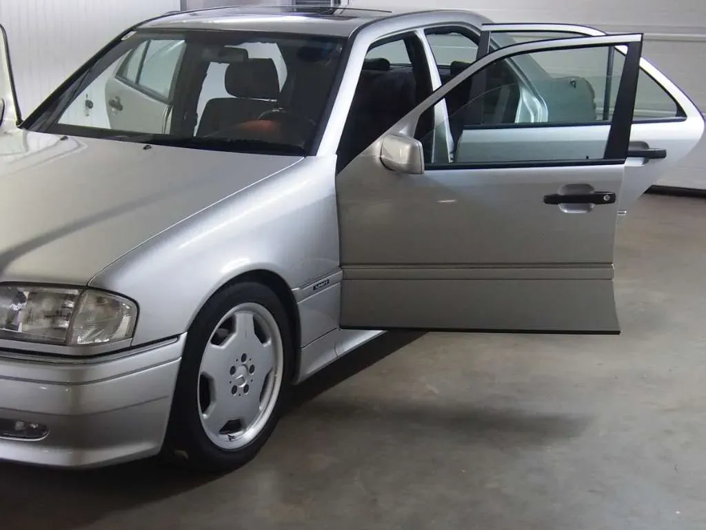 Mercedes-Benz C-Class 1994 photo 3