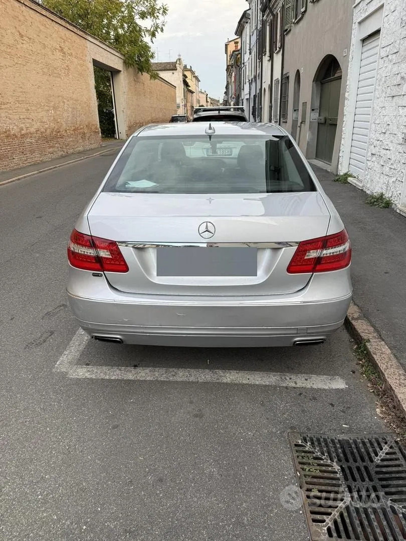 Mercedes-Benz E220 2012 photo 4