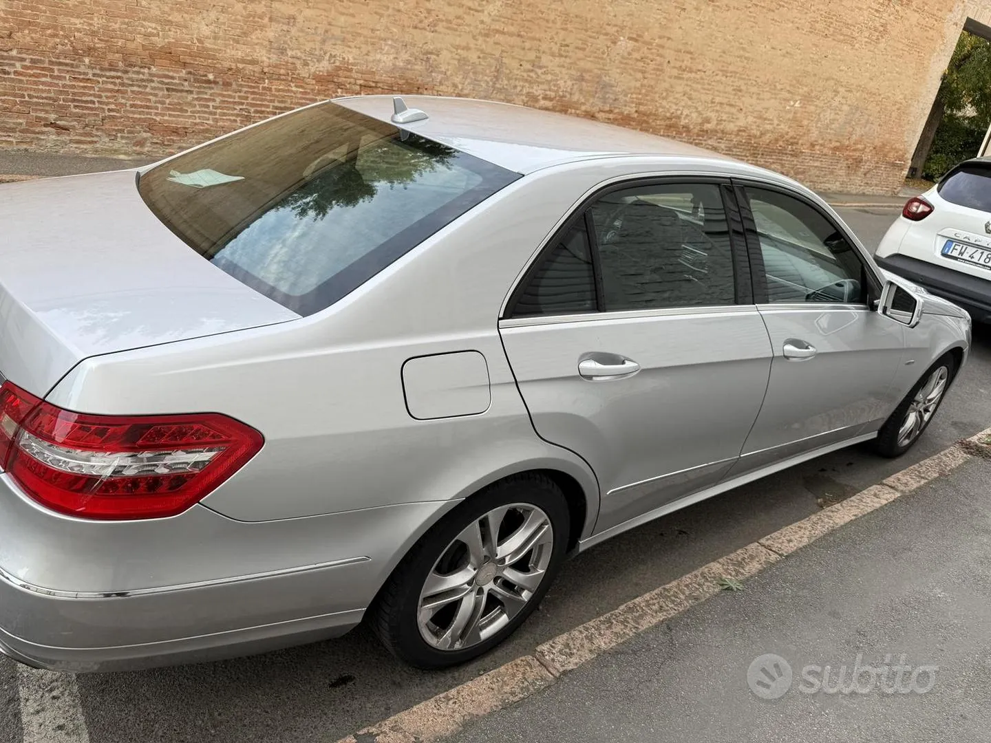 Mercedes-Benz E220 2012 photo 2