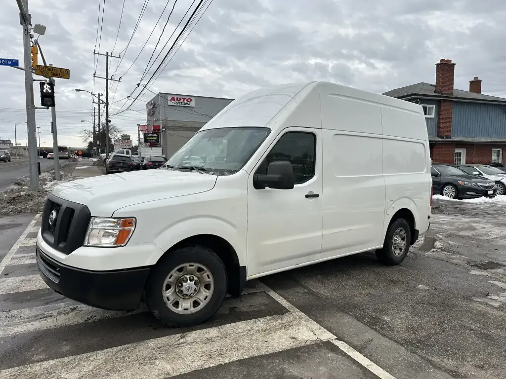 Nissan Nv3500 2012 photo 3