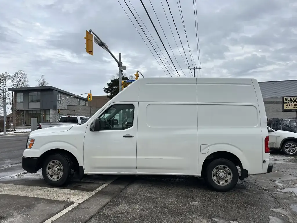 Nissan Nv3500 2012 photo 4