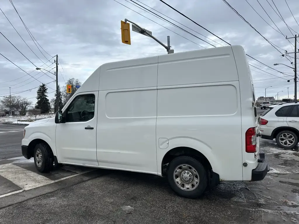 Nissan Nv3500 2012 photo 5