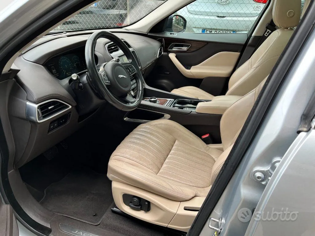 Jaguar F-Pace 2016 photo 5