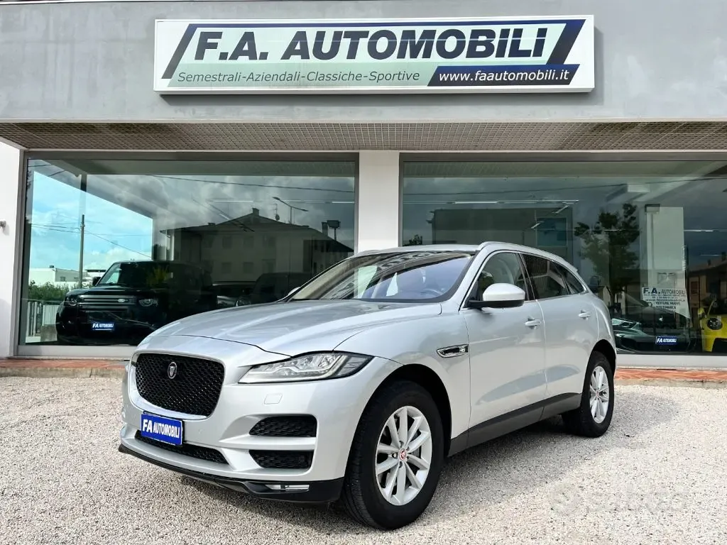 Jaguar F-Pace