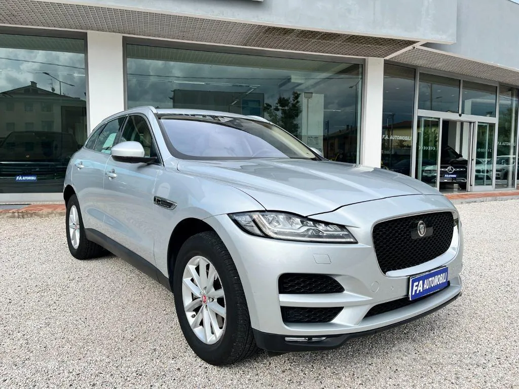 Jaguar F-Pace 2016 photo 4