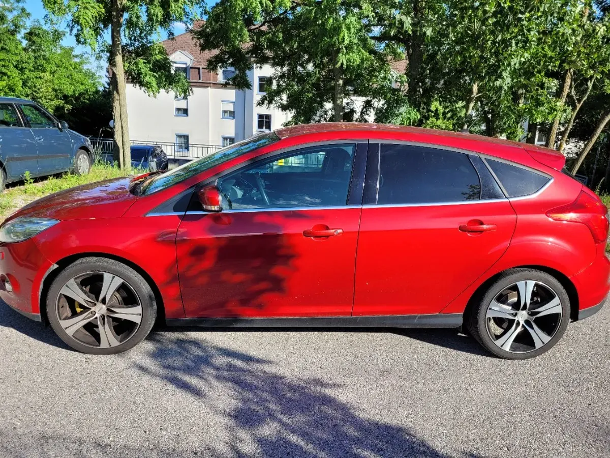 Ford Focus 2011 photo 3