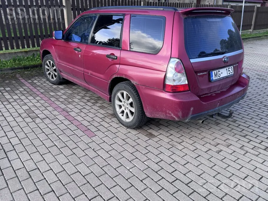 Subaru Forester 2005 photo 2