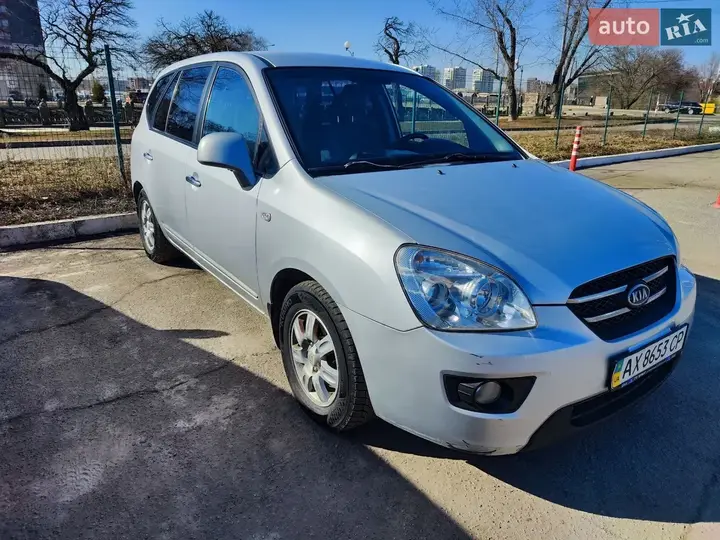 Kia Carens 2008 photo 2