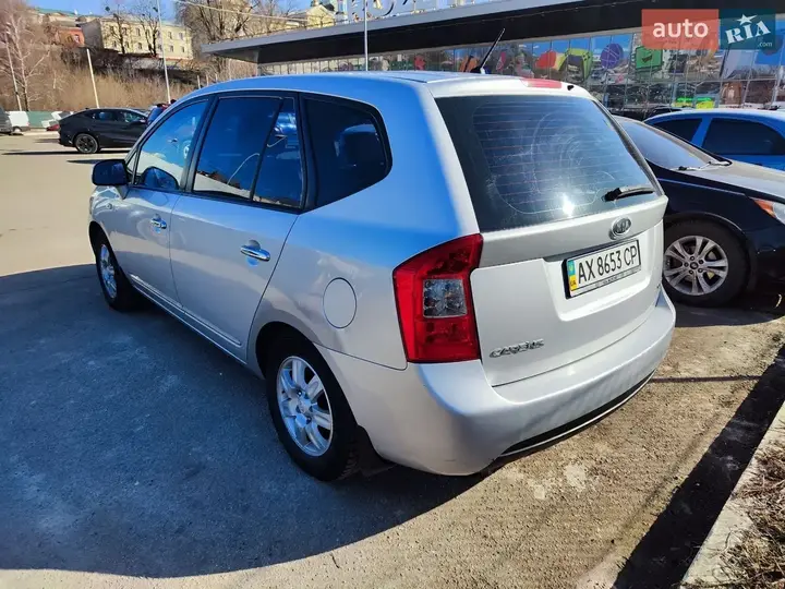 Kia Carens 2008 photo 4