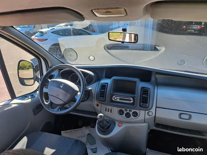 Renault Trafic 2012 photo 4