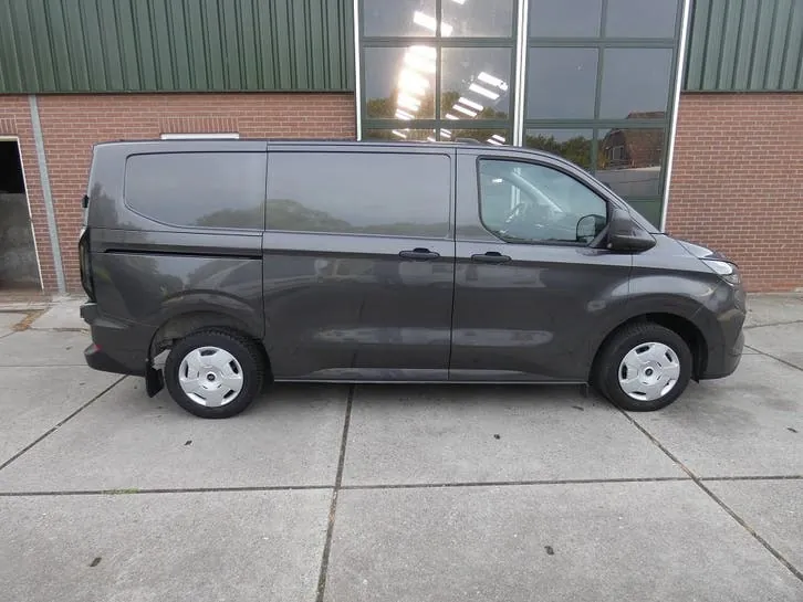Ford Transit Custom 2023 photo 2