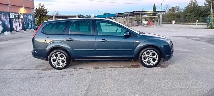 Ford Focus 2008 photo 3