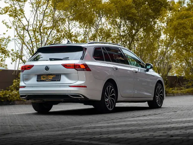 Volkswagen Golf Variant 2022 photo 3