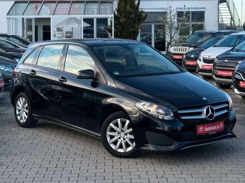 Mercedes-Benz B 180
