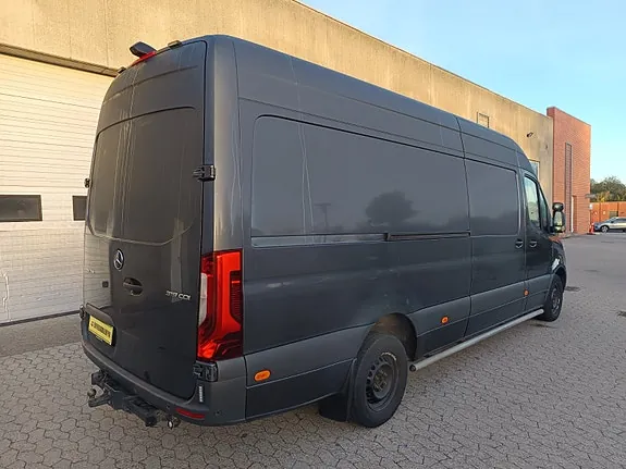Mercedes-Benz Sprinter 319 2023 photo 3