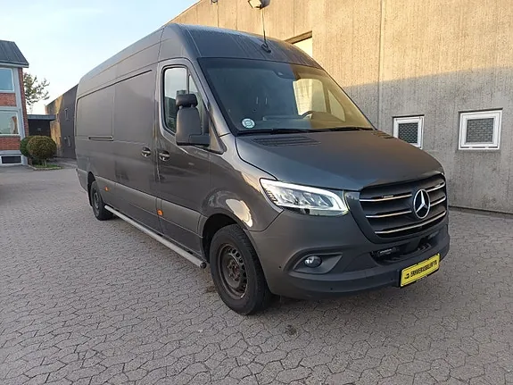 Mercedes-Benz Sprinter 319